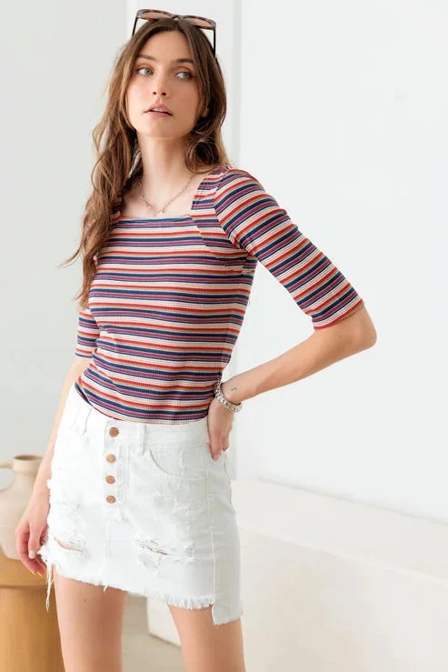 Hot Girl Distressed Buttoned Mini Denim Skirt In White