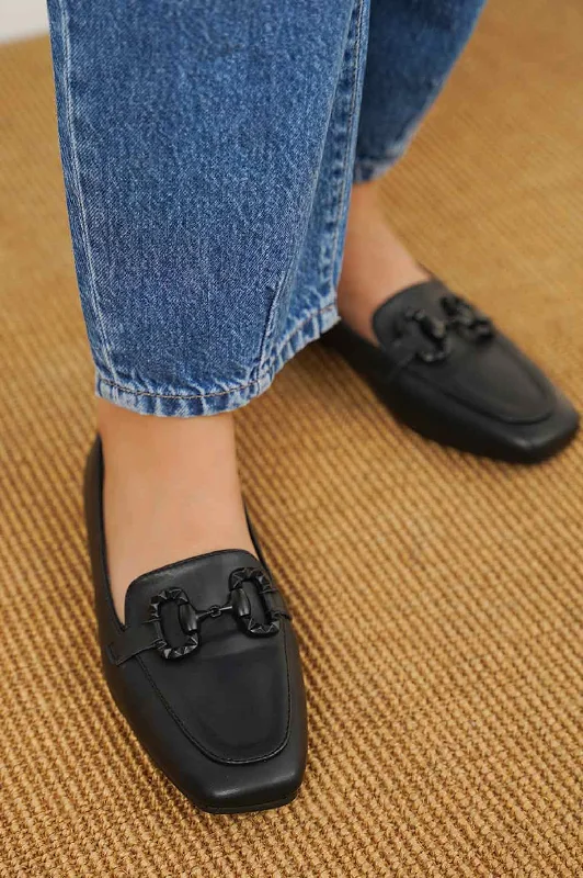 LOAFERS WITH BUCKLE