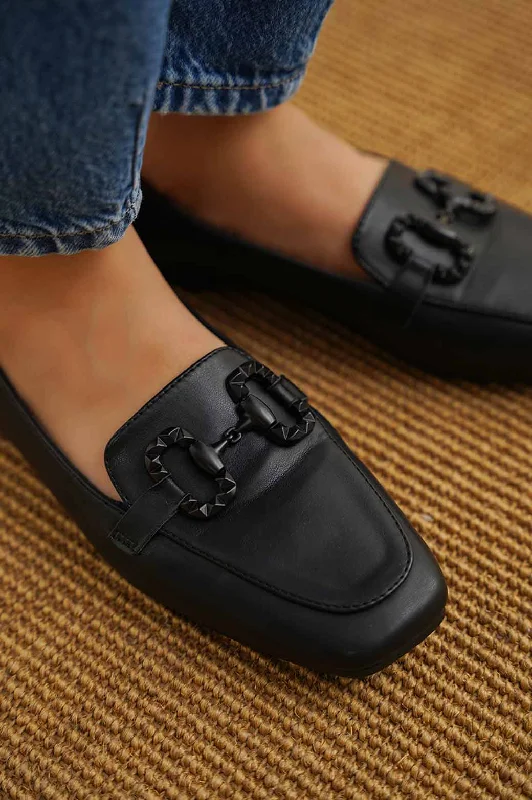 LOAFERS WITH BUCKLE