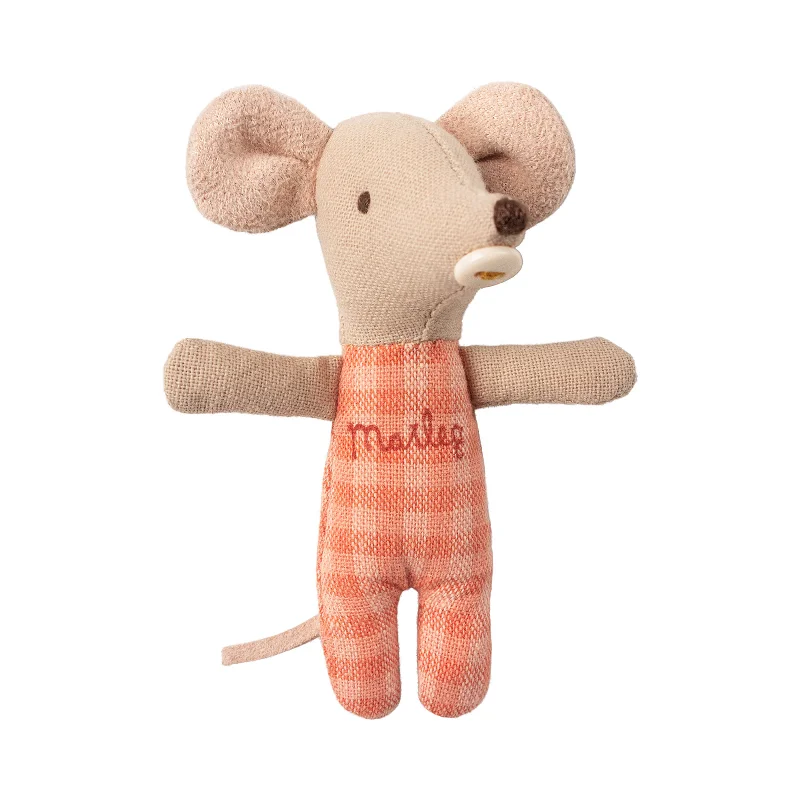 Fluffy and warm toy companionsMaileg Baby Mouse in Carrycot