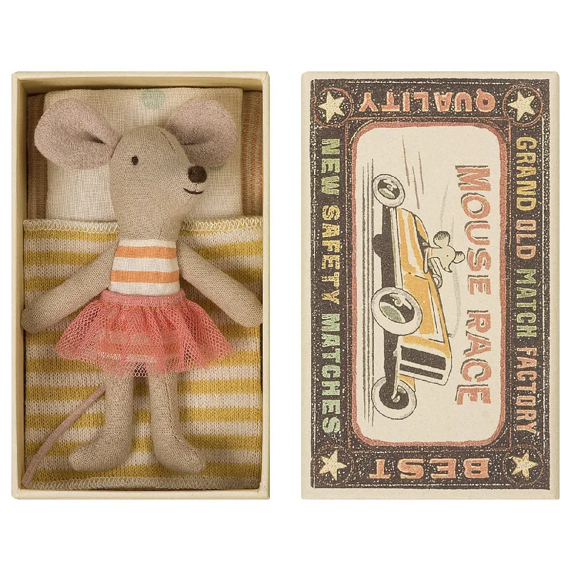 Sweet and innocent stuffed animalsMaileg Little Sister Mouse in Box