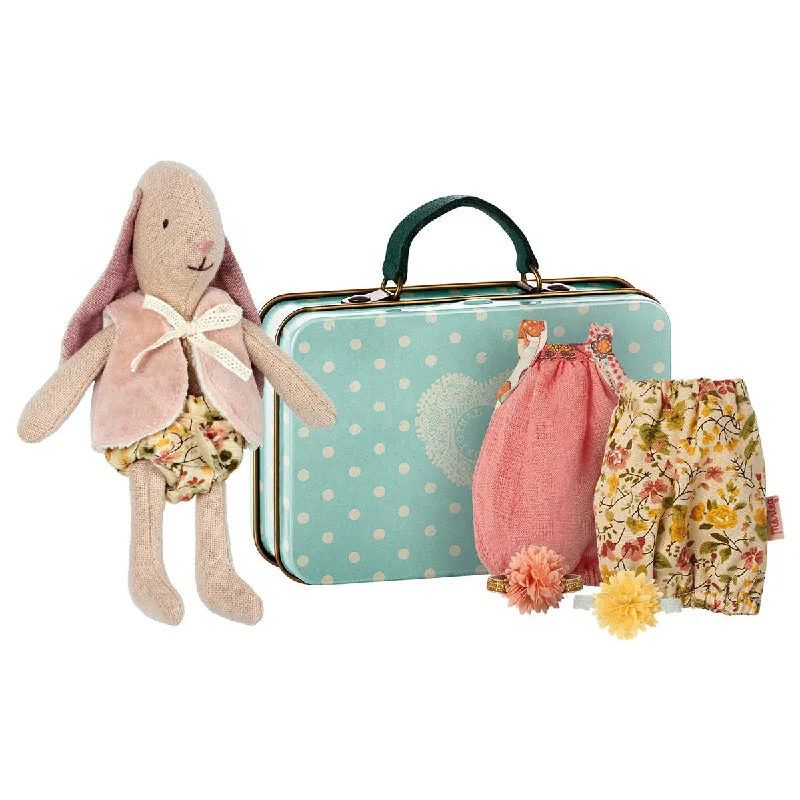 Cuddly and comforting plush charactersMaileg Micro Bunny with 2 sets of Clothes