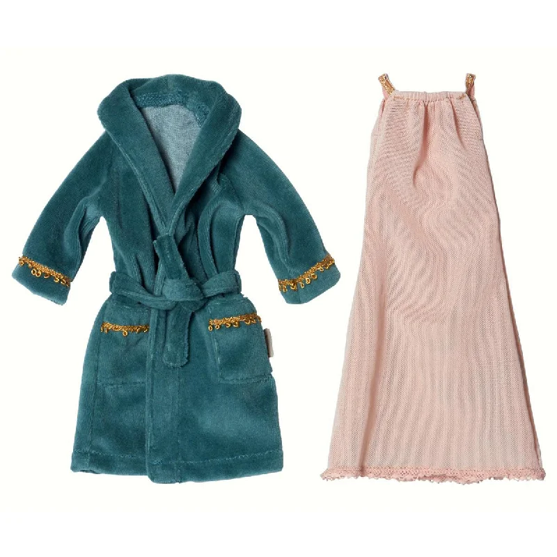 Sweet and innocent stuffed animalsMaileg Mum Nightdress and Bathrobe