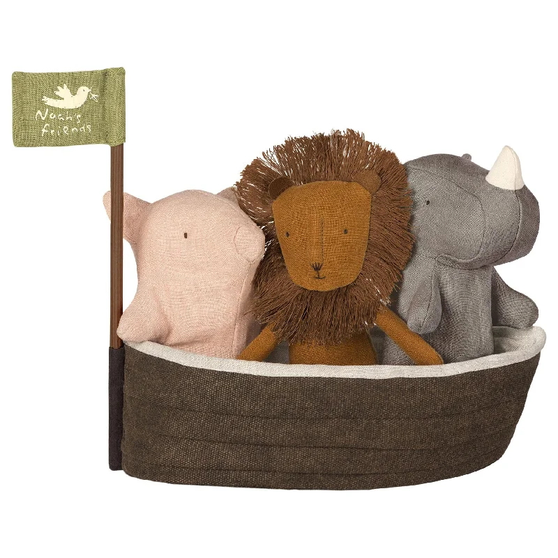 Soft and cuddly stuffed animalsMaileg Noahs Ark with 3 Mini Animals