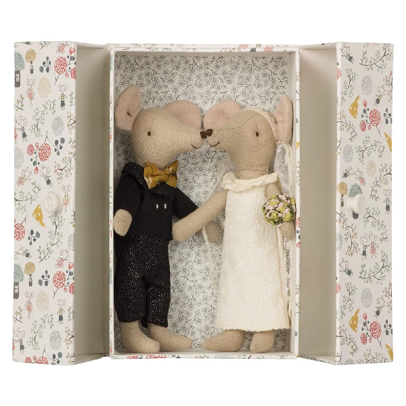 Adorable and tiny stuffed crittersMaileg Wedding Mice Couple in Box