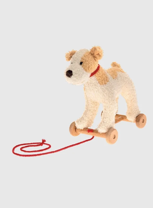Endearing and lovable stuffed toysEgmont Pull-Along Eliot