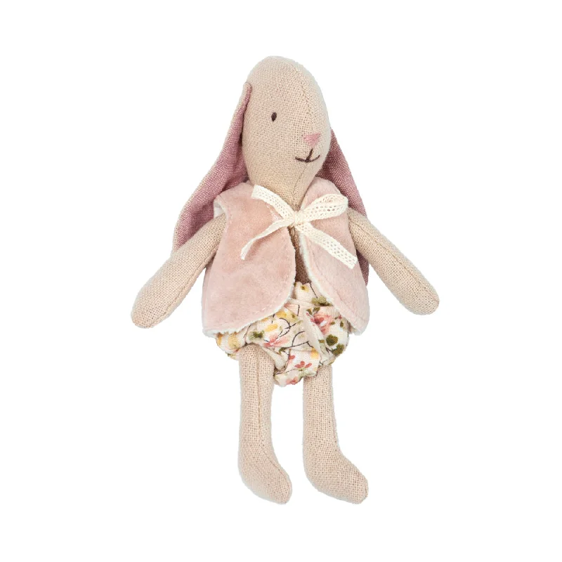 Endearing and lovable stuffed toysMaileg Bunny with West Micro