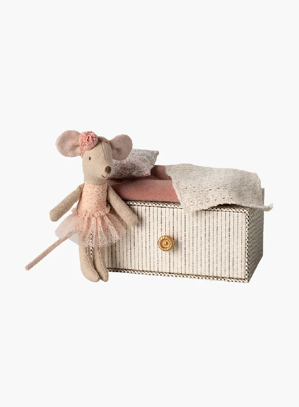 Delightful and enchanting plush friendsMaileg Dance Mouse with a Daybed