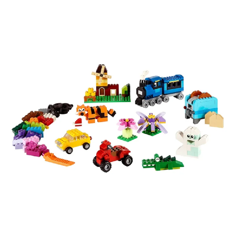 Adorable and charming LEGO charactersClassic Medium Creative Brick Box 10696