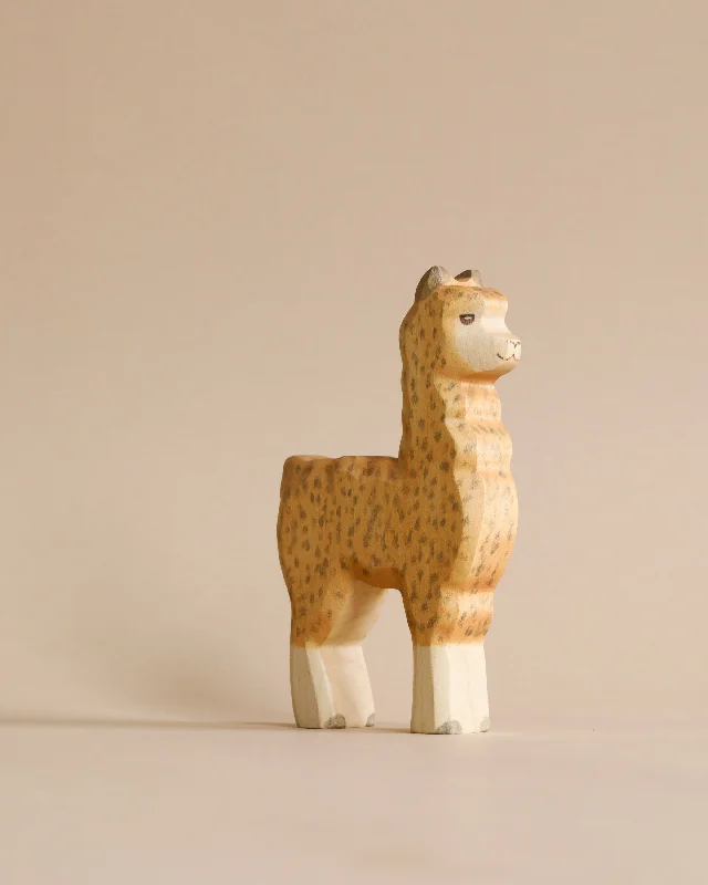 naturally finished and non-toxic wooden toys                   Handmade Holzwald Alpaca