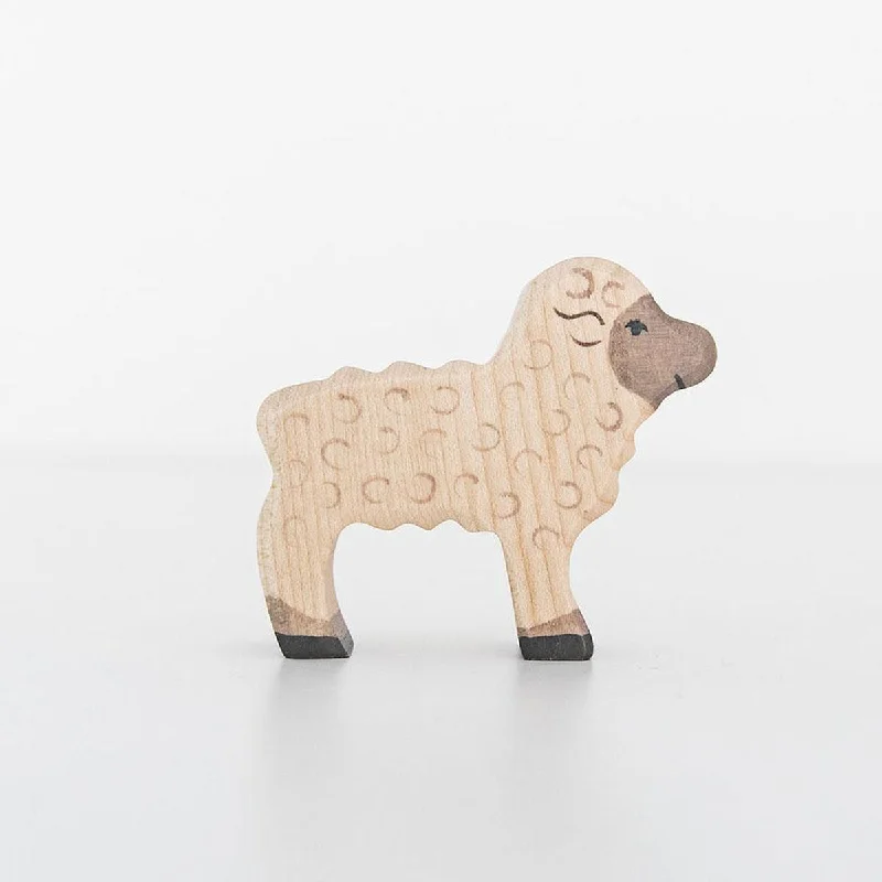 child-safe wooden toys                 Holztiger lamb