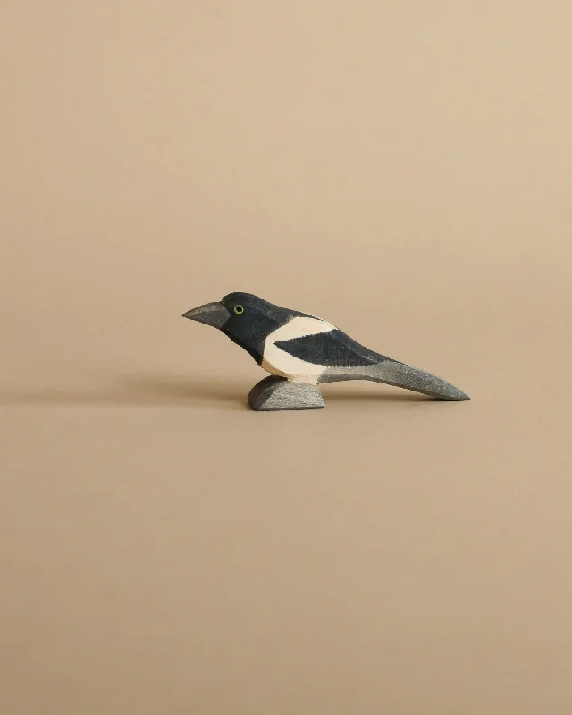 timeless wooden toys                   Ostheimer Magpie Bird