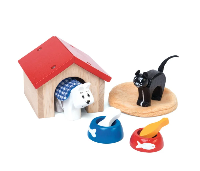 sturdy and durable wooden toys for rough play                   Le Toy Van Daisylane Wooden Pet Set