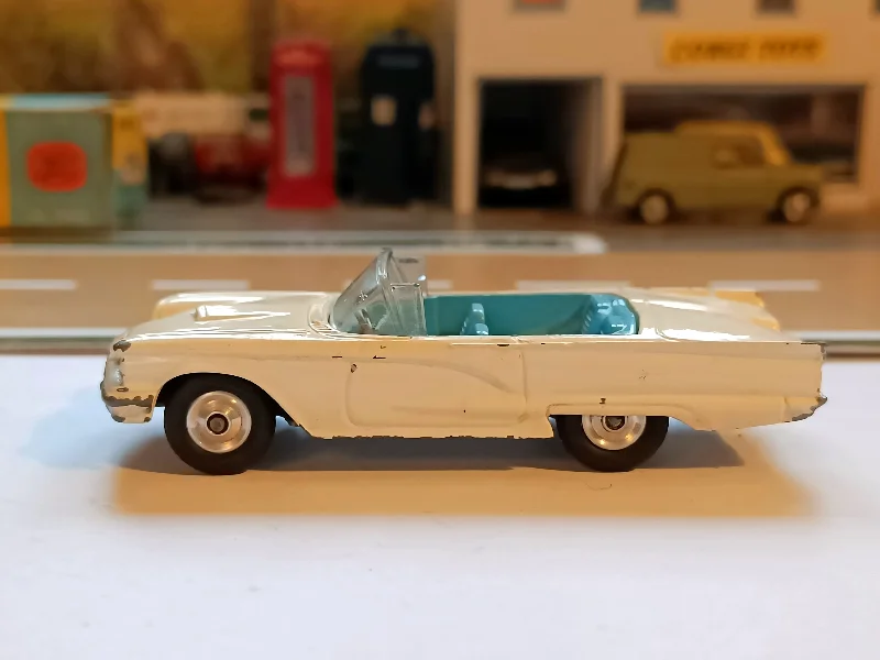 High-quality toy cars 215 Ford Thunderbird Open Sports *with shaped wheels* and original box High-quality toy cars 215 Ford Thunderbird Open Sports *with shaped wheels* and original box