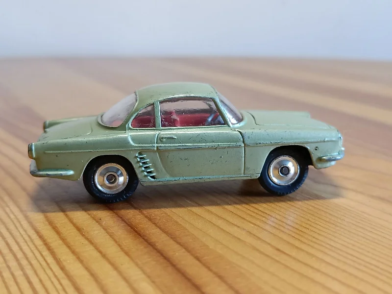 Fun toy cars222 Renault Floride *with shaped wheels*