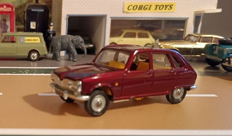 Fun toy cars260 Renault 16TS