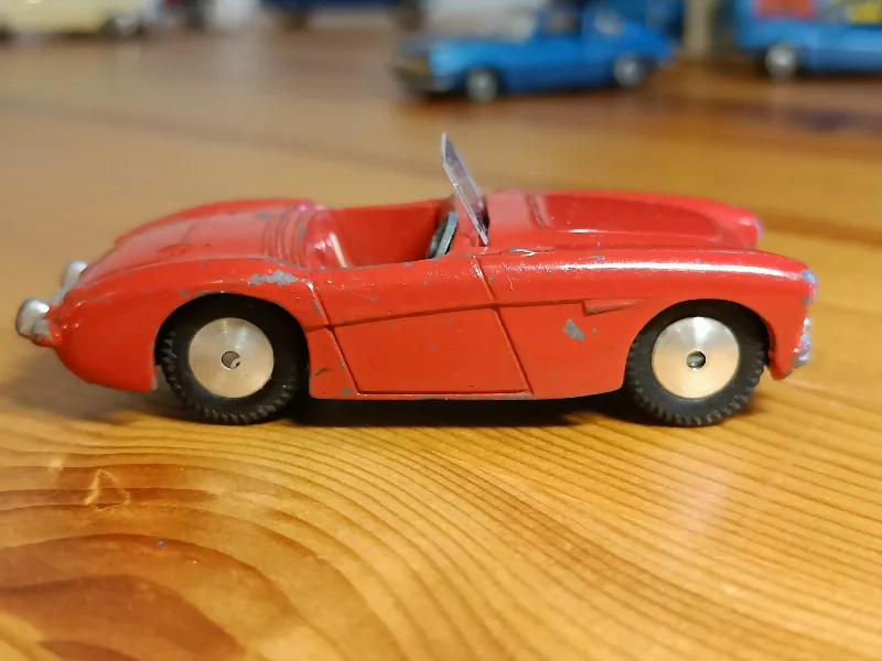 Fun toy cars300 Austin Healey in red