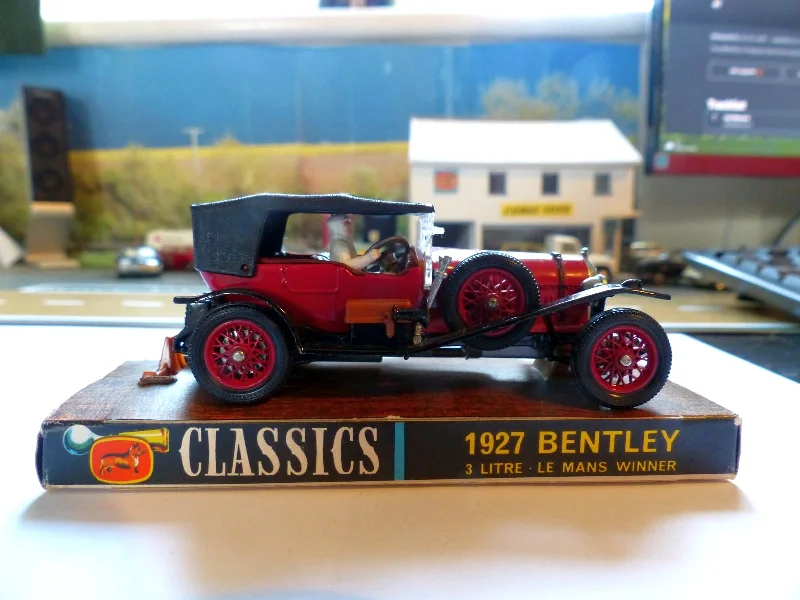 High-quality materials toys 900 Bentley 1927 3½ litre (first issue of red edition)
