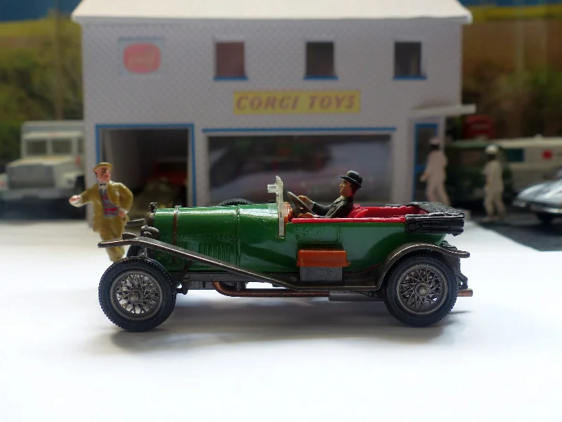 Durable toys9004 The World of Wooster Bentley 1927 3 Litre with characters