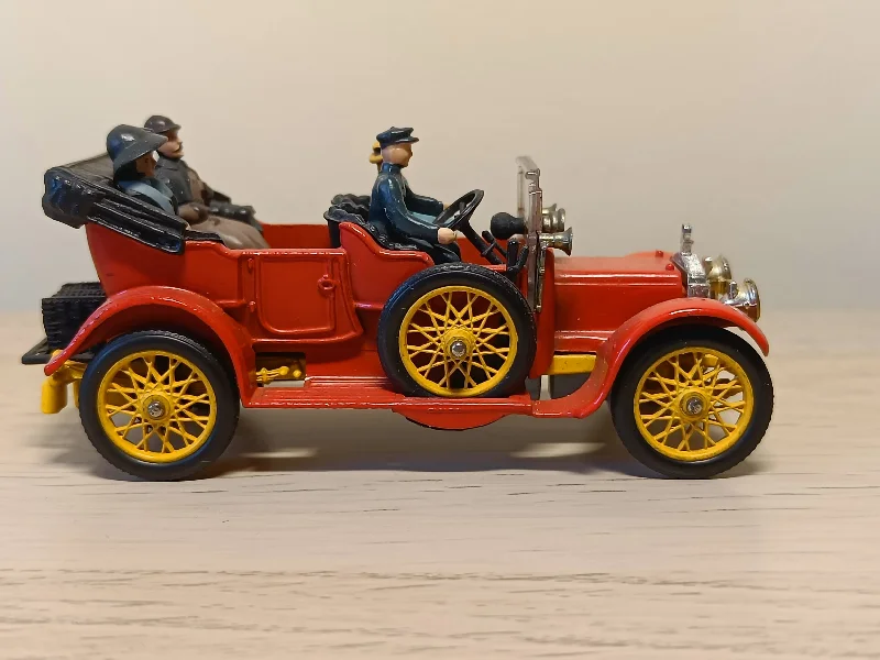 Enthusiastic toys9021 Daimler 1910 38HP with passengers *scarce edition*