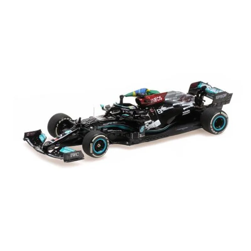 Realistic toy carsMERCEDES-AMG PETRONAS FORMULA ONE TEAM W12 E PERFORMANCE - HAMILTON - 1ST BRAZILIAN GP 2021 W/FLAG - 1:43 Scale Diecast Model Car