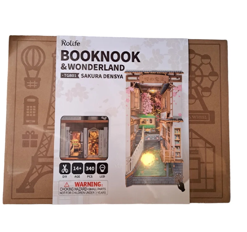 Competitive games Rolife Booknook and Wonderland - Sakura Densya