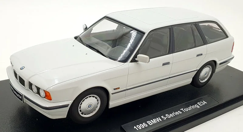 Realistic toy carsTriple9 1/18 Scale Diecast T9-1800404 - BMW 5 Series Touring E34 Alpine White Realistic toy carsTriple9 1/18 Scale Diecast T9-1800404 - BMW 5 Series Touring E34 Alpine White