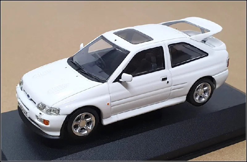 Fun toy carsVanguards 1/43 Scale VA14800 - Ford Escort RS Cosworth - Diamond White